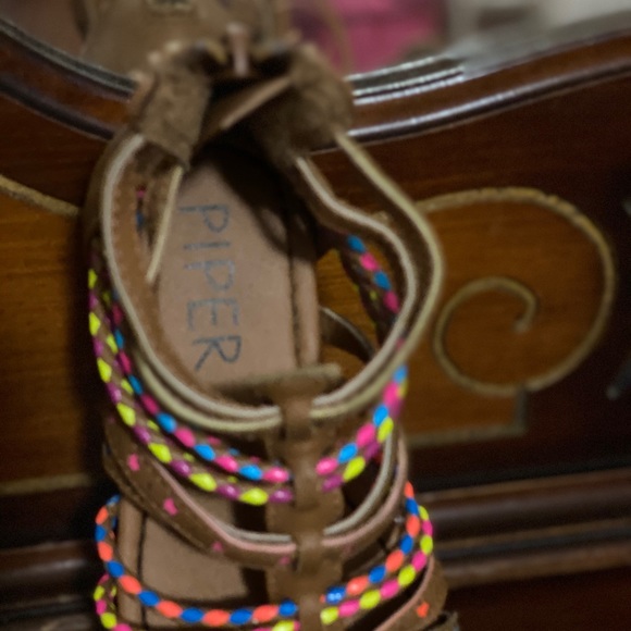 Piper sandals  size 8 - Picture 5 of 6
